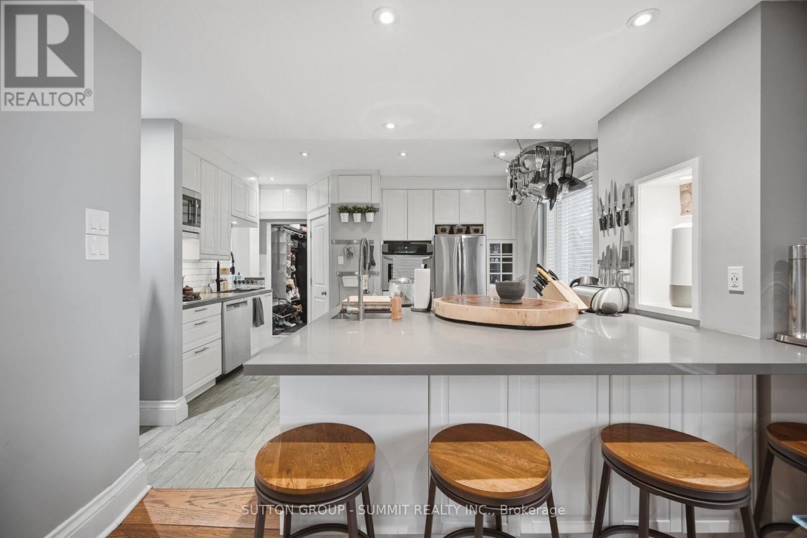500 INDIAN GROVE - 12