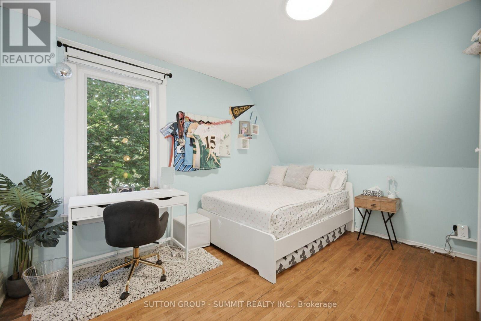 500 INDIAN GROVE - 24