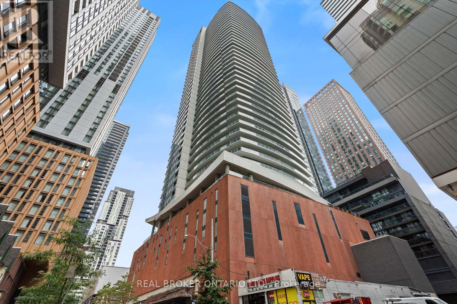 #2002 21 WIDMER STREET - 23