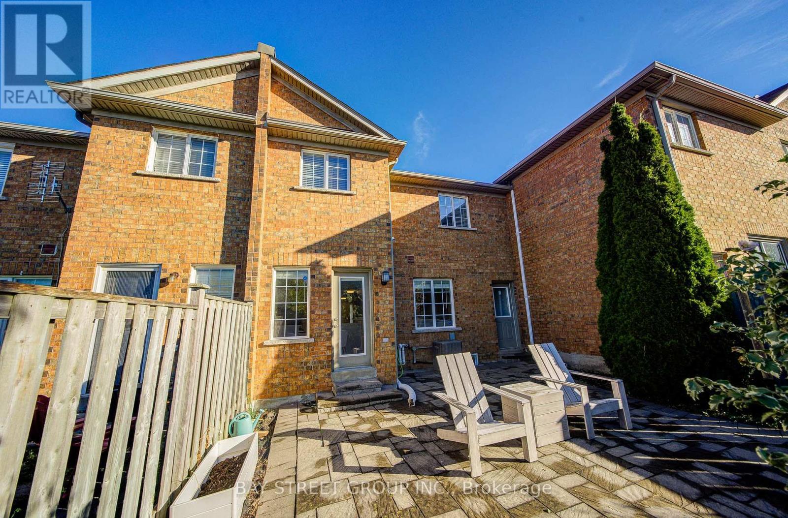 25 WATERTON CRESCENT - 34