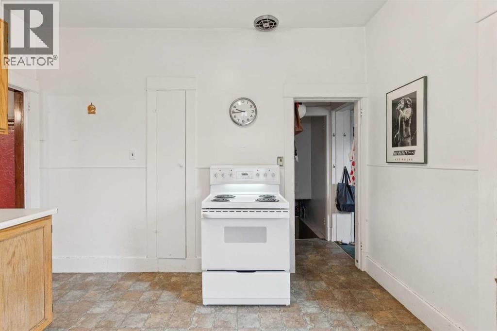 2003 26A Street SW - 14