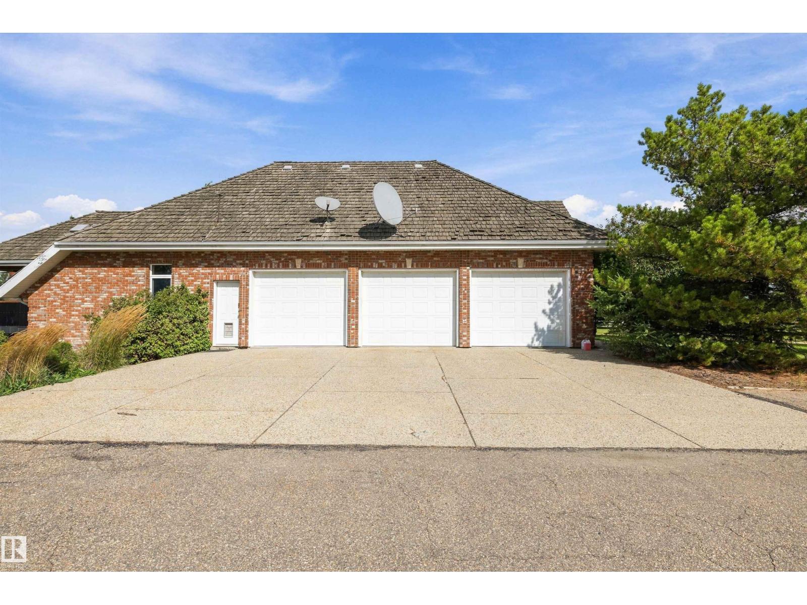 9610 167 ST SW - 5