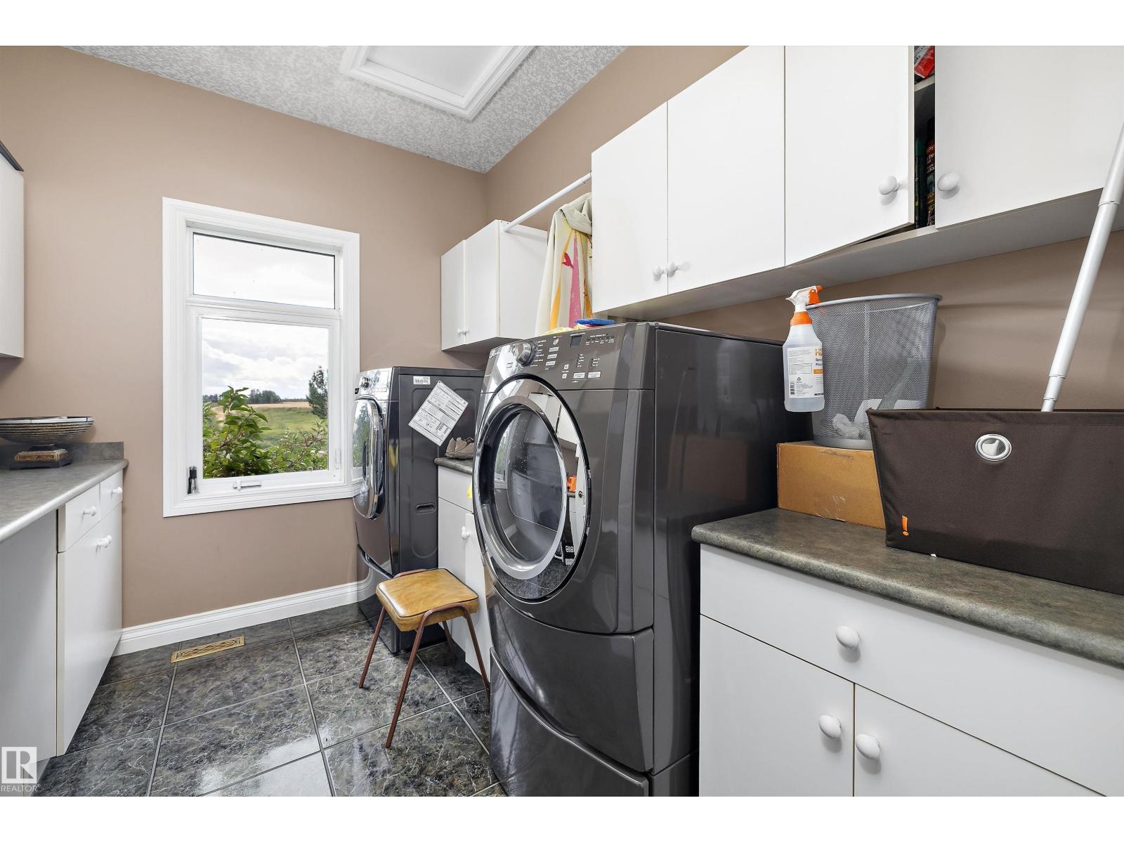 9610 167 ST SW - 27