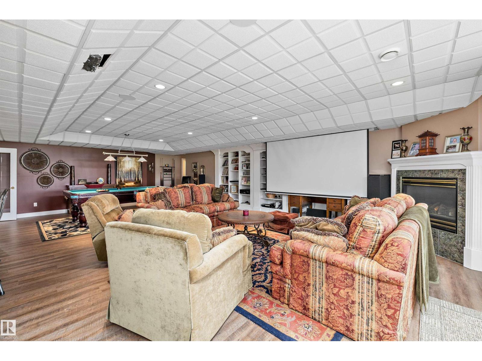 9610 167 ST SW - 45