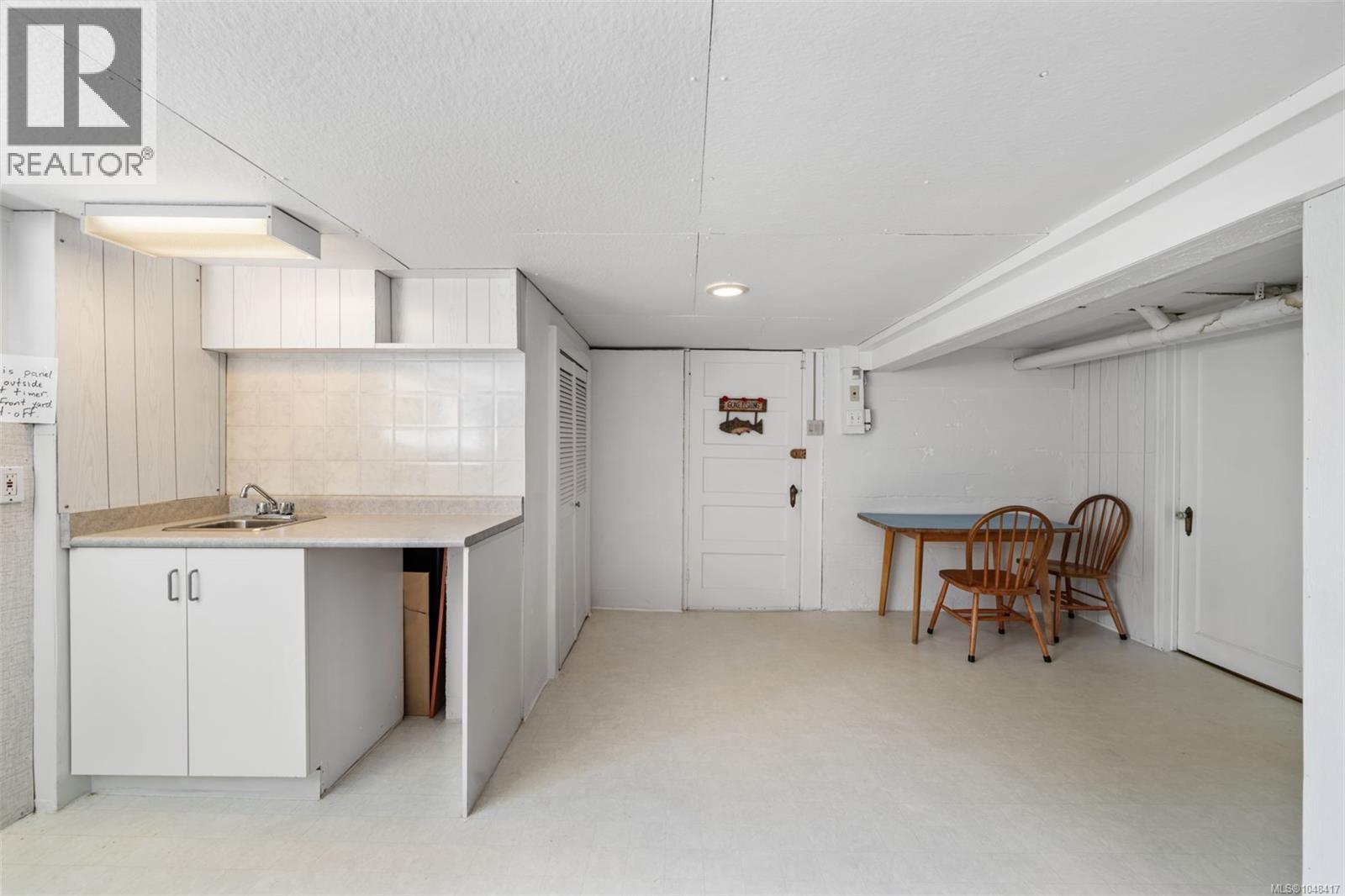 1258 Rockland Ave - Image 16