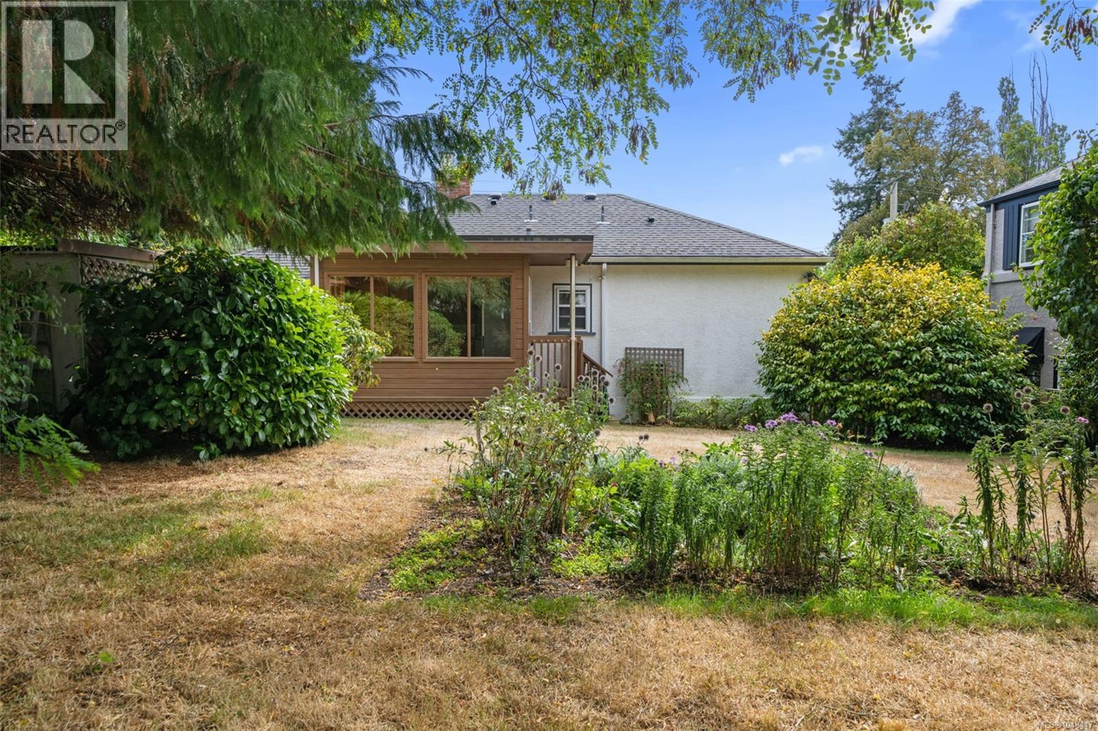 1258 Rockland Ave - 25