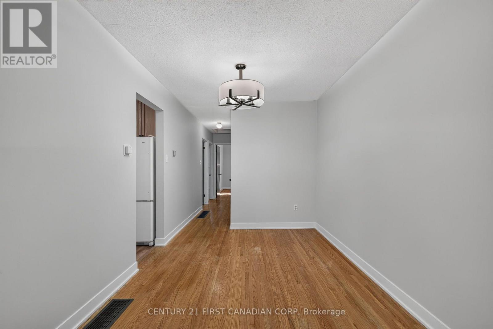 354 BASE LINE ROAD W - 11