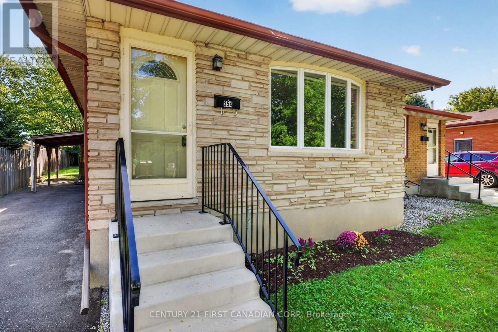 354 BASE LINE ROAD W, London South (South D) — photo 2