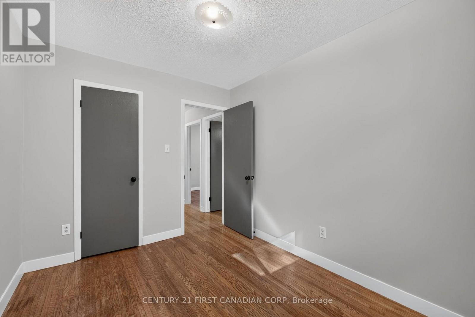 354 BASE LINE ROAD W - Image 20