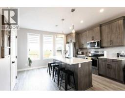 3pc Bathroom - 110 Prairie Gold Street, Taber, AB T1G0G3 Photo 6