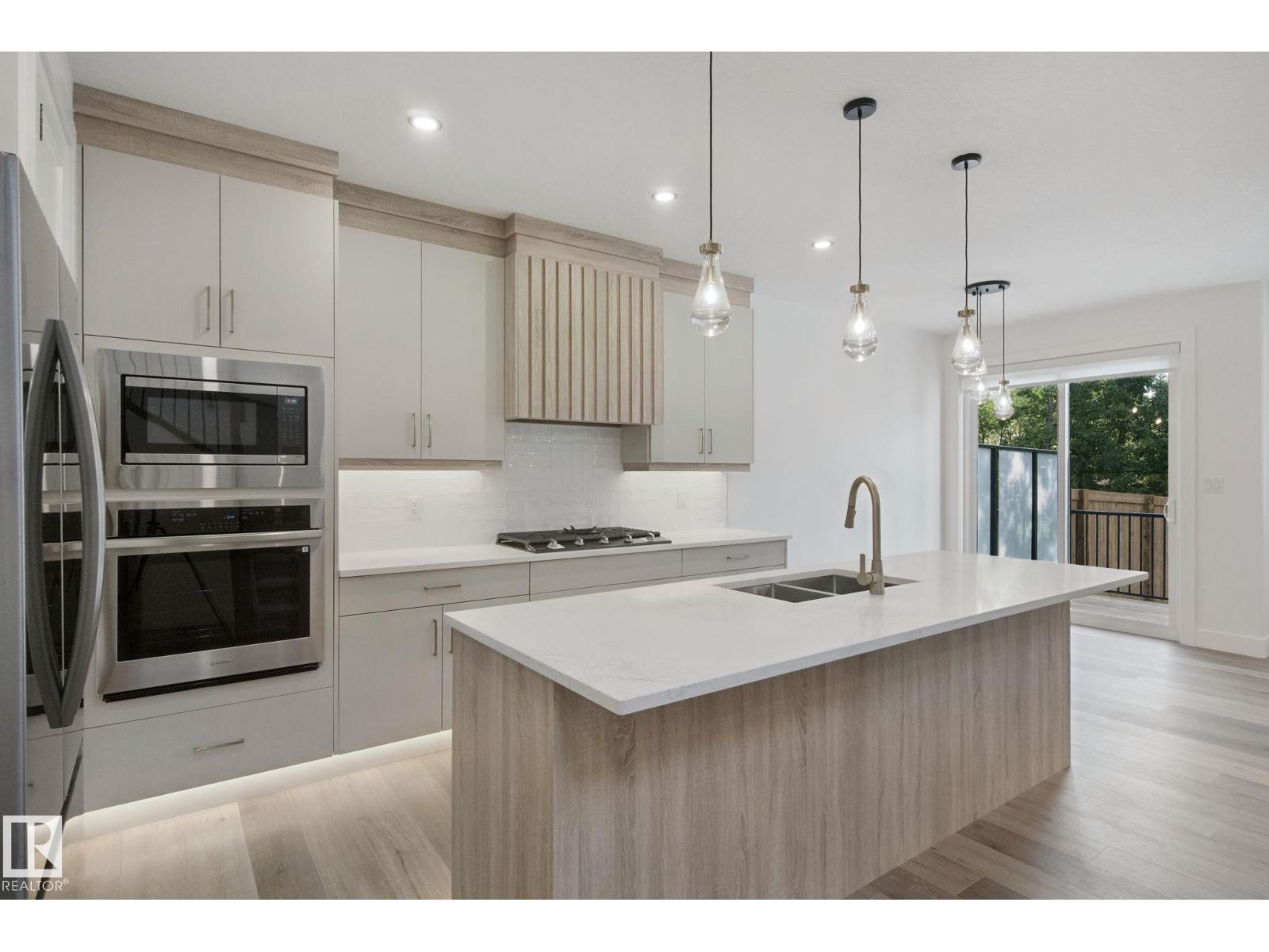 10619 60A AV NW - 10