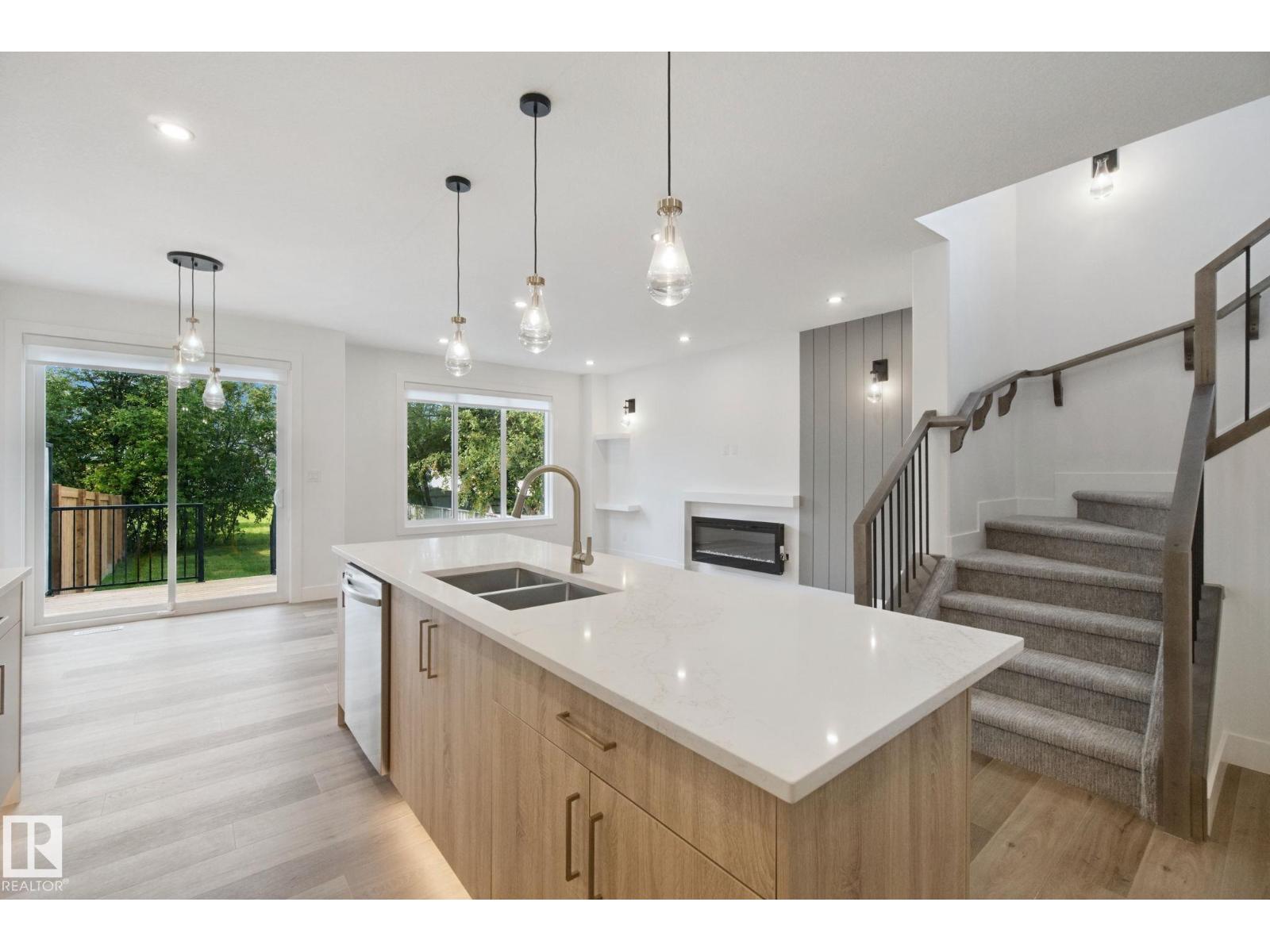 10619 60A AV NW - 13