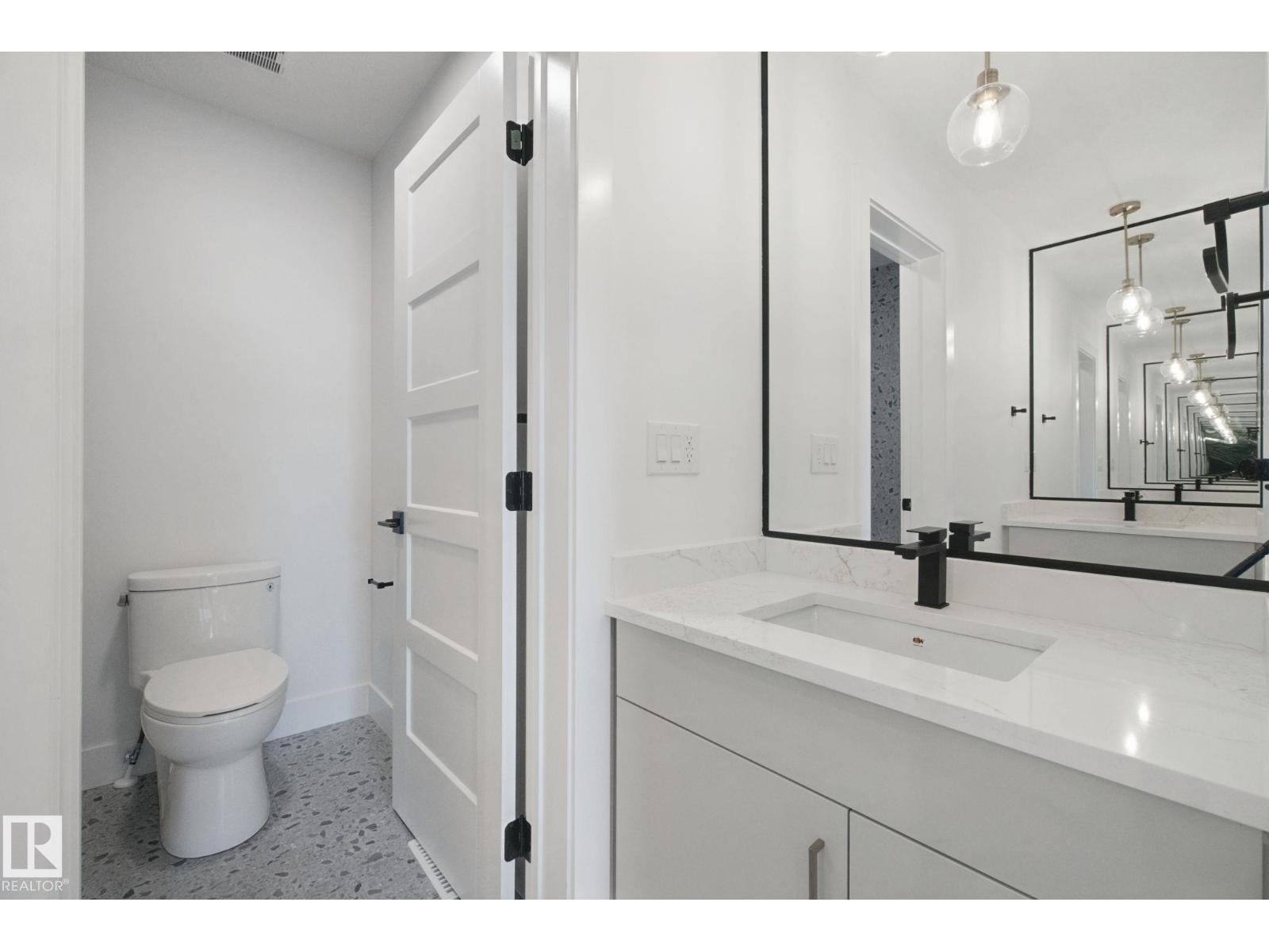 10619 60A AV NW - Image 44