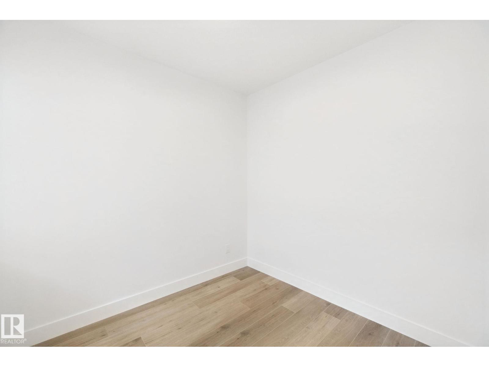 10619 60A AV NW - 22