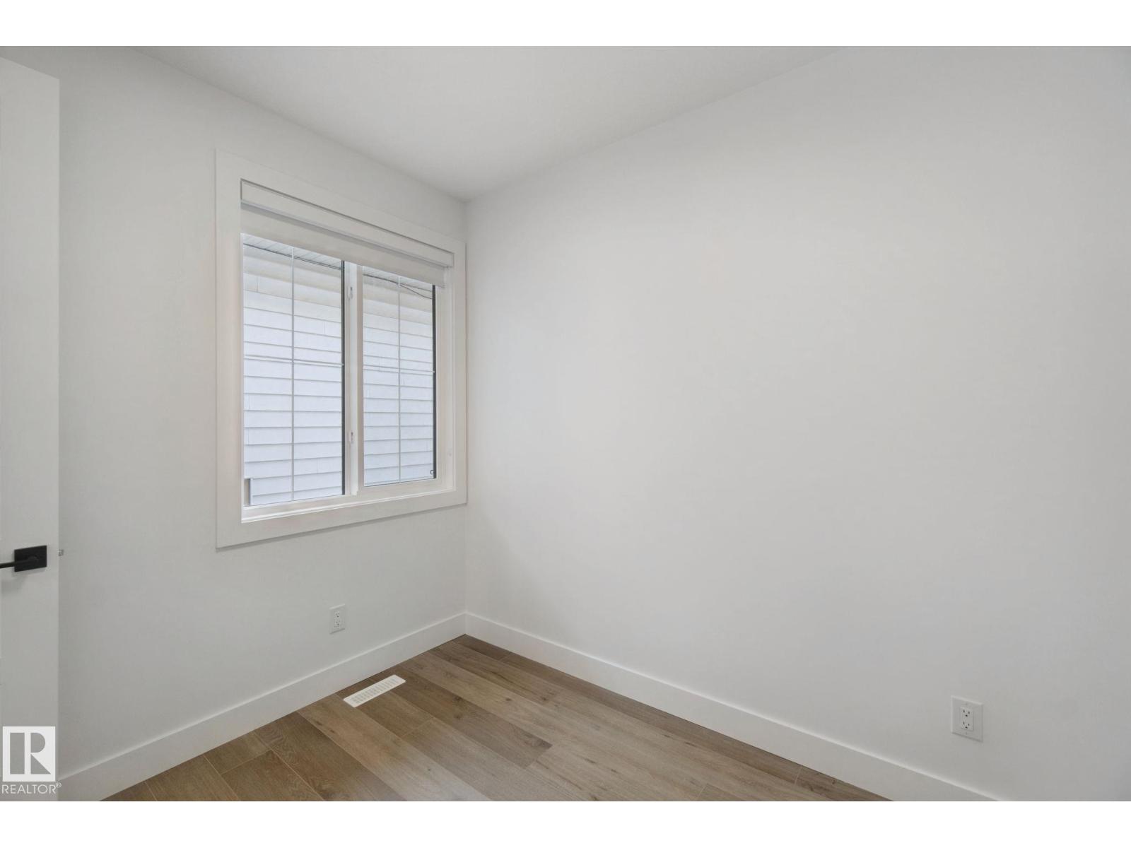 10619 60A AV NW - 23