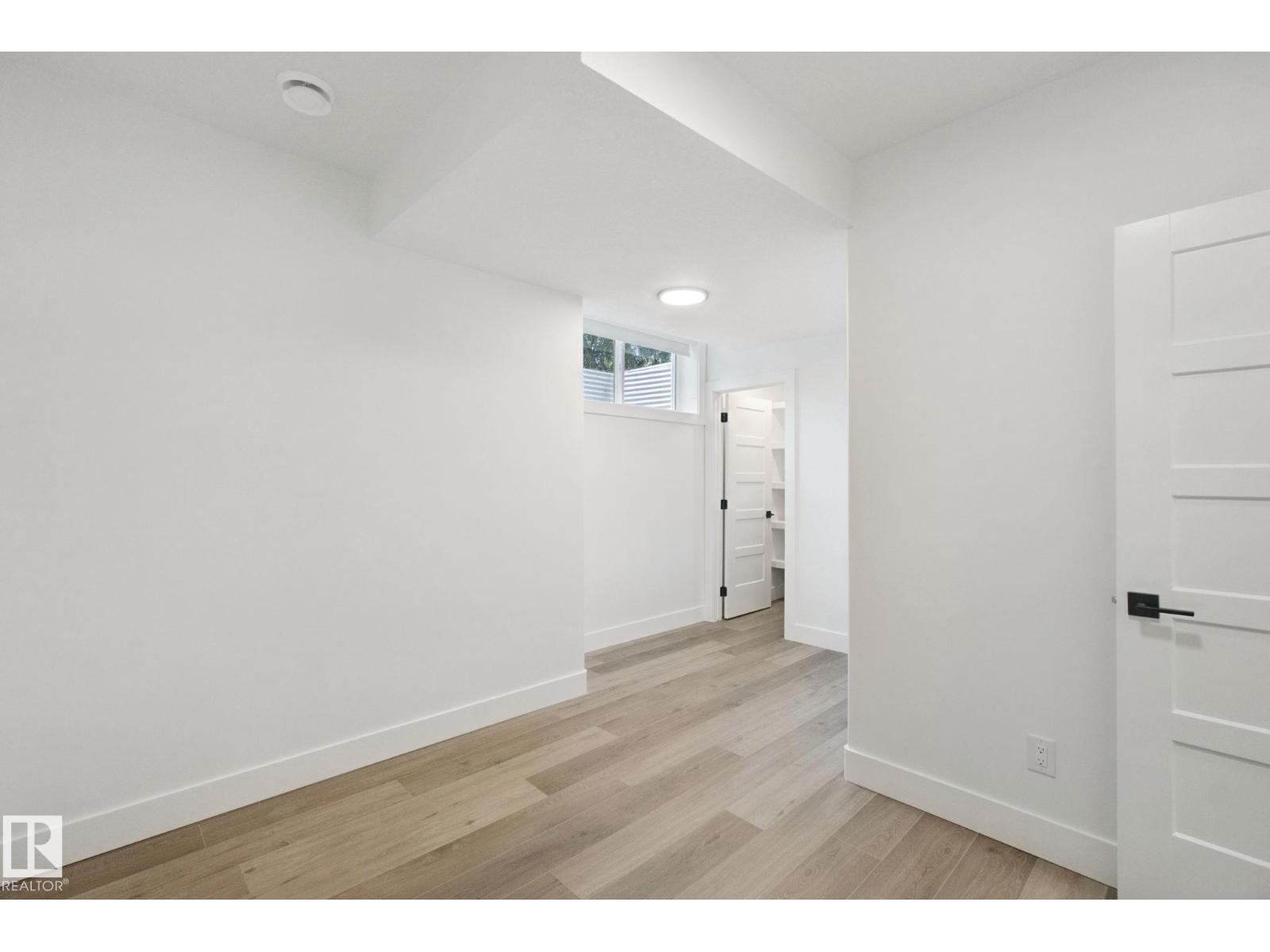 10619 60A AV NW - 61