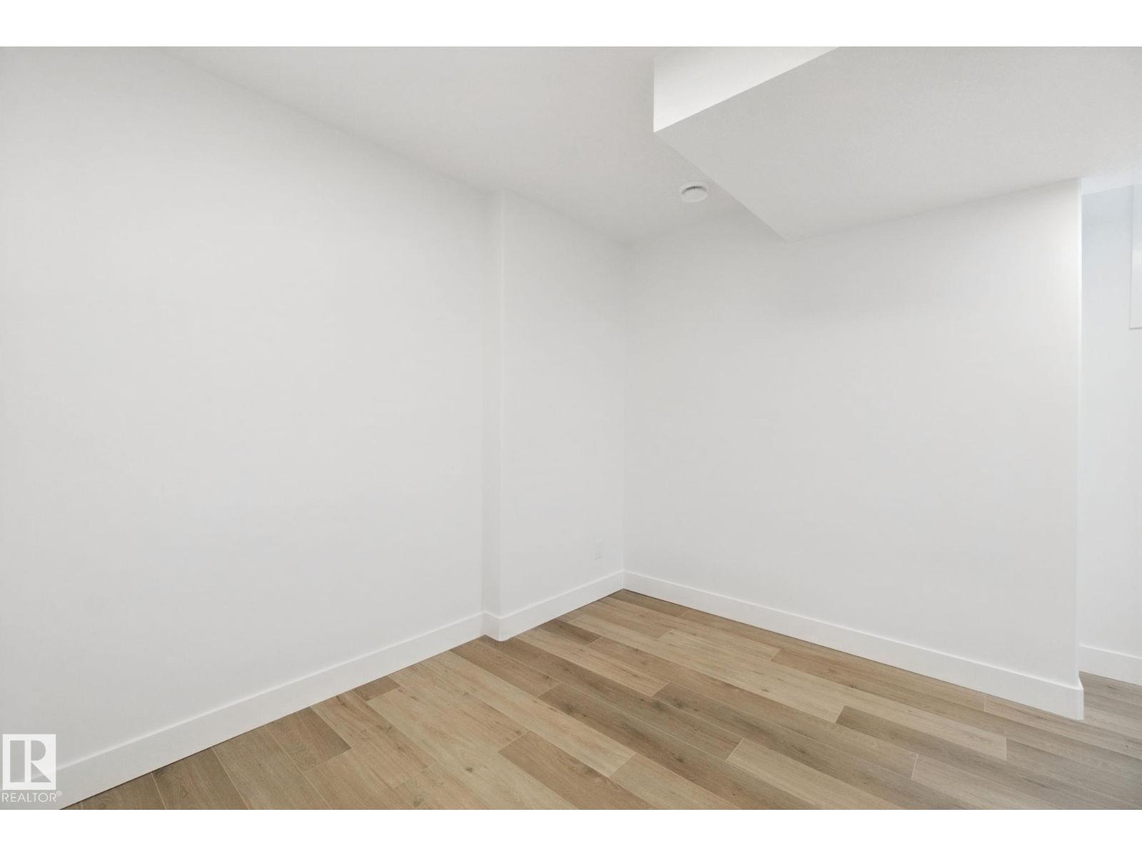 10619 60A AV NW - Image 60