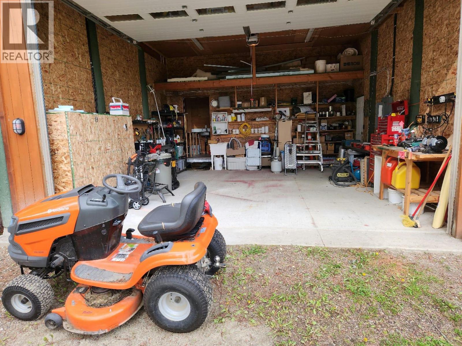 1273 QUEENS BAY Road - Image 14