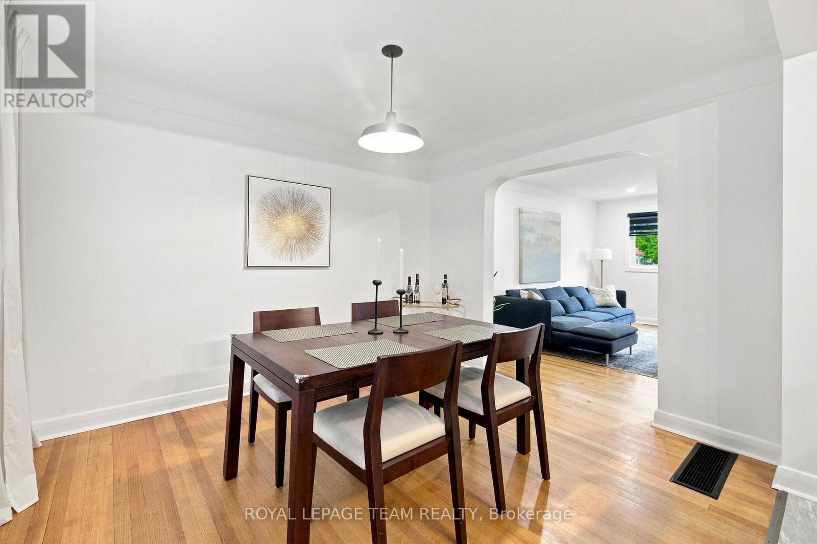 875 WOODROFFE AVENUE - 22