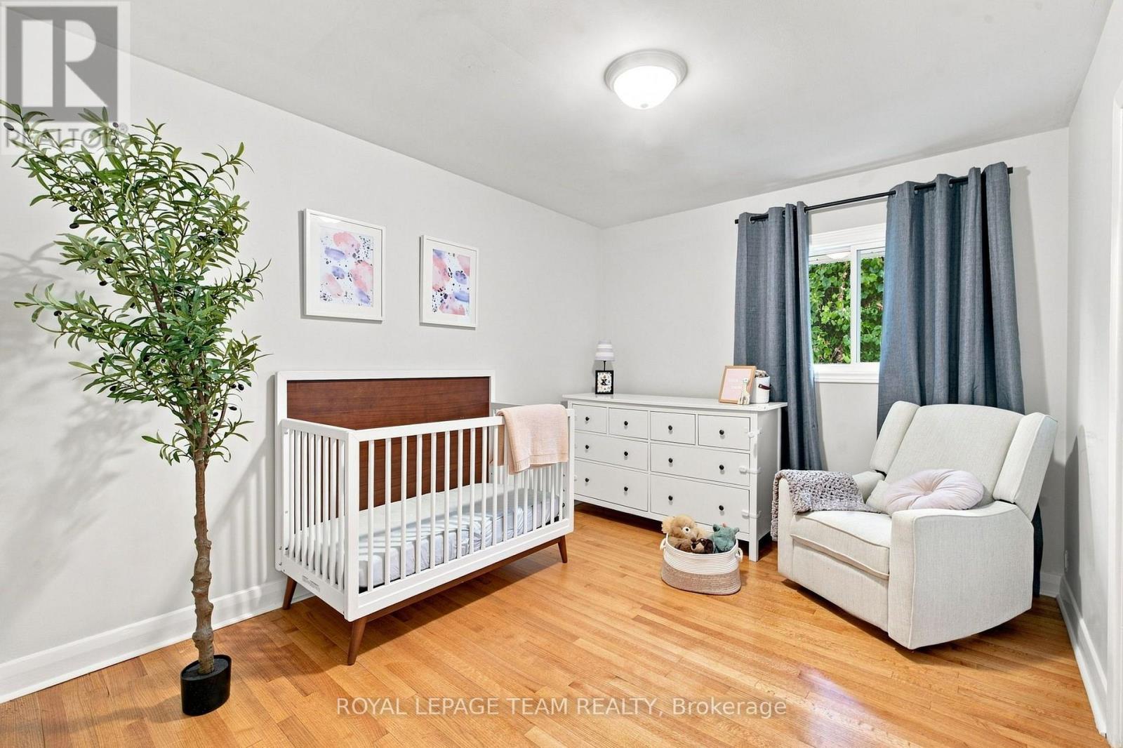 875 WOODROFFE AVENUE - 30