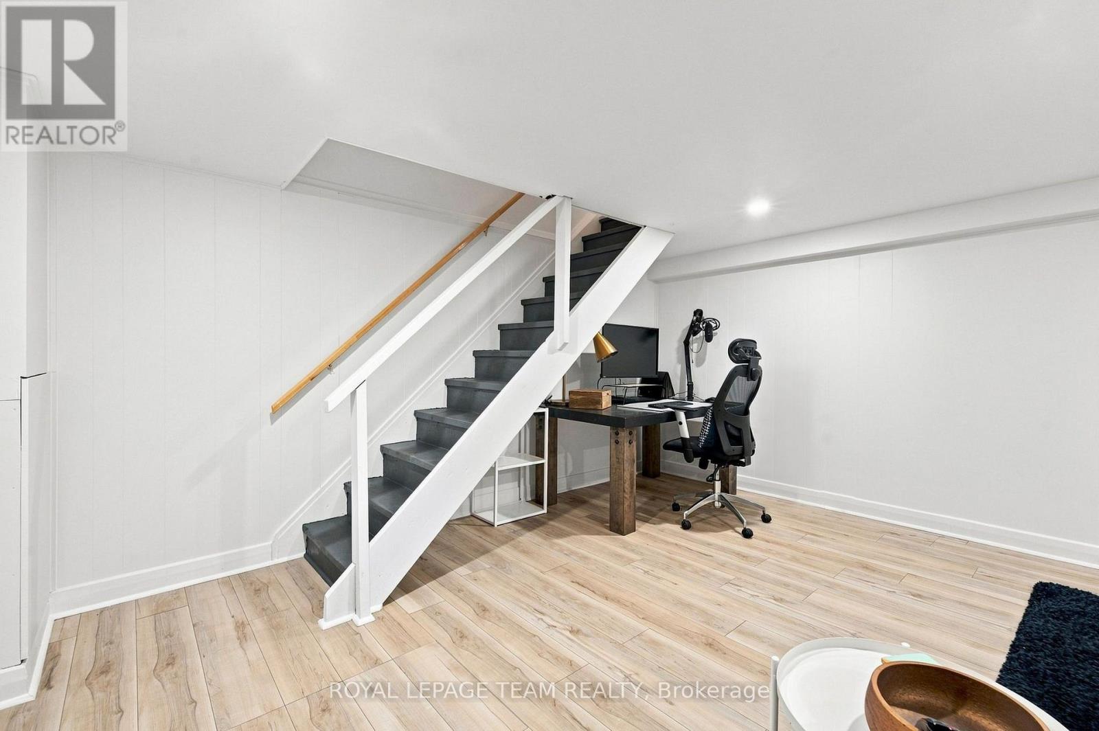 875 WOODROFFE AVENUE - 38