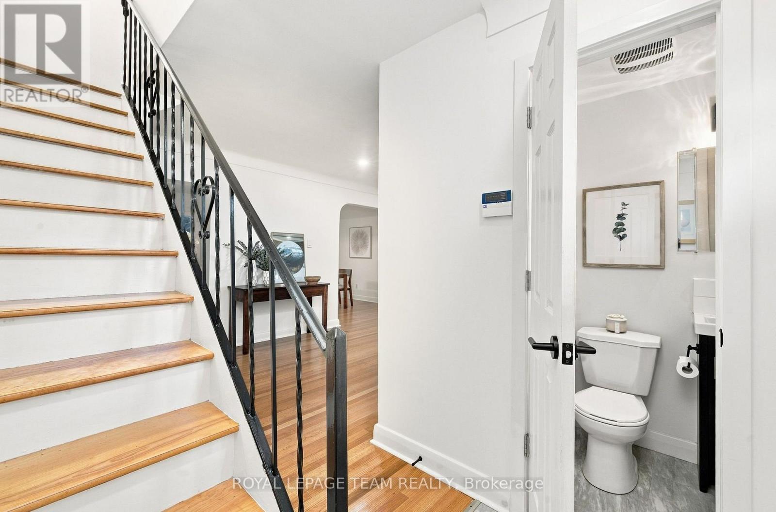 875 WOODROFFE AVENUE - 5