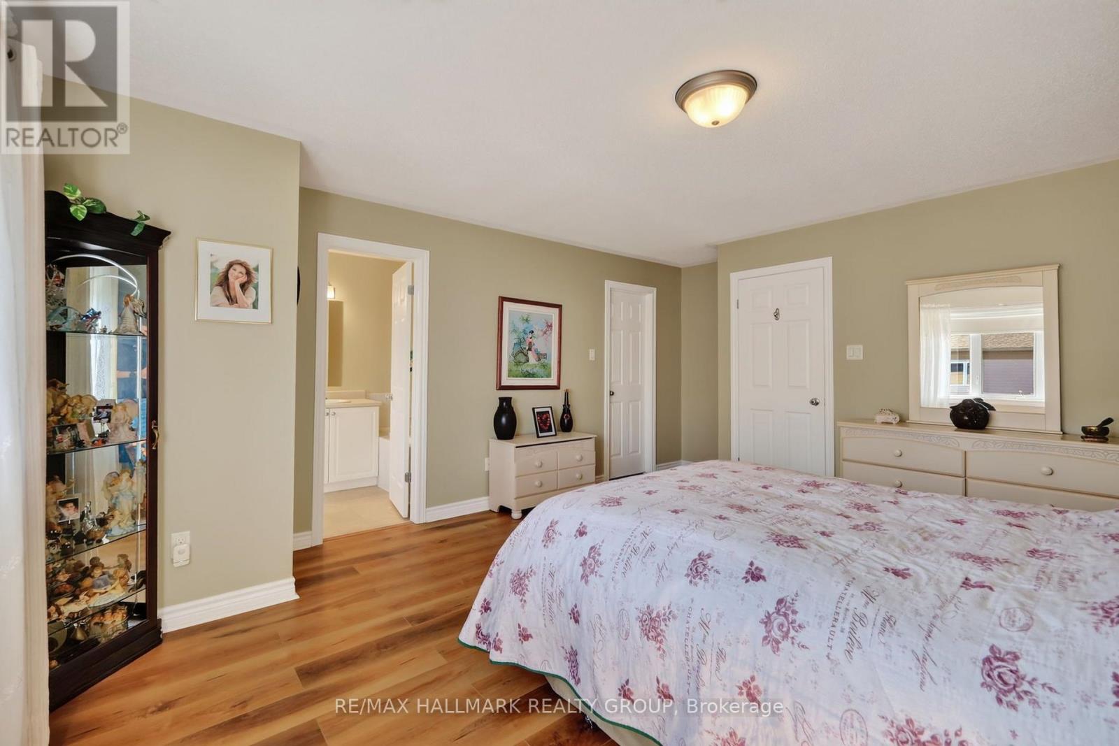 3 Bed, 3 Bath House for Sale in Ottawa – 625 GLASTONBURY WALK, Ottawa – MLS# X13774178 - Image 29