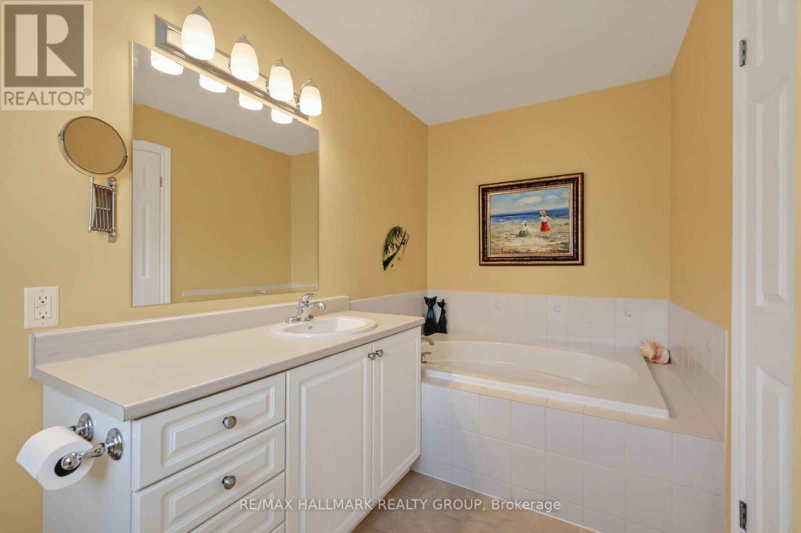 3 Bed, 3 Bath House for Sale in Ottawa – 625 GLASTONBURY WALK, Ottawa – MLS# X13774178 - Image 31