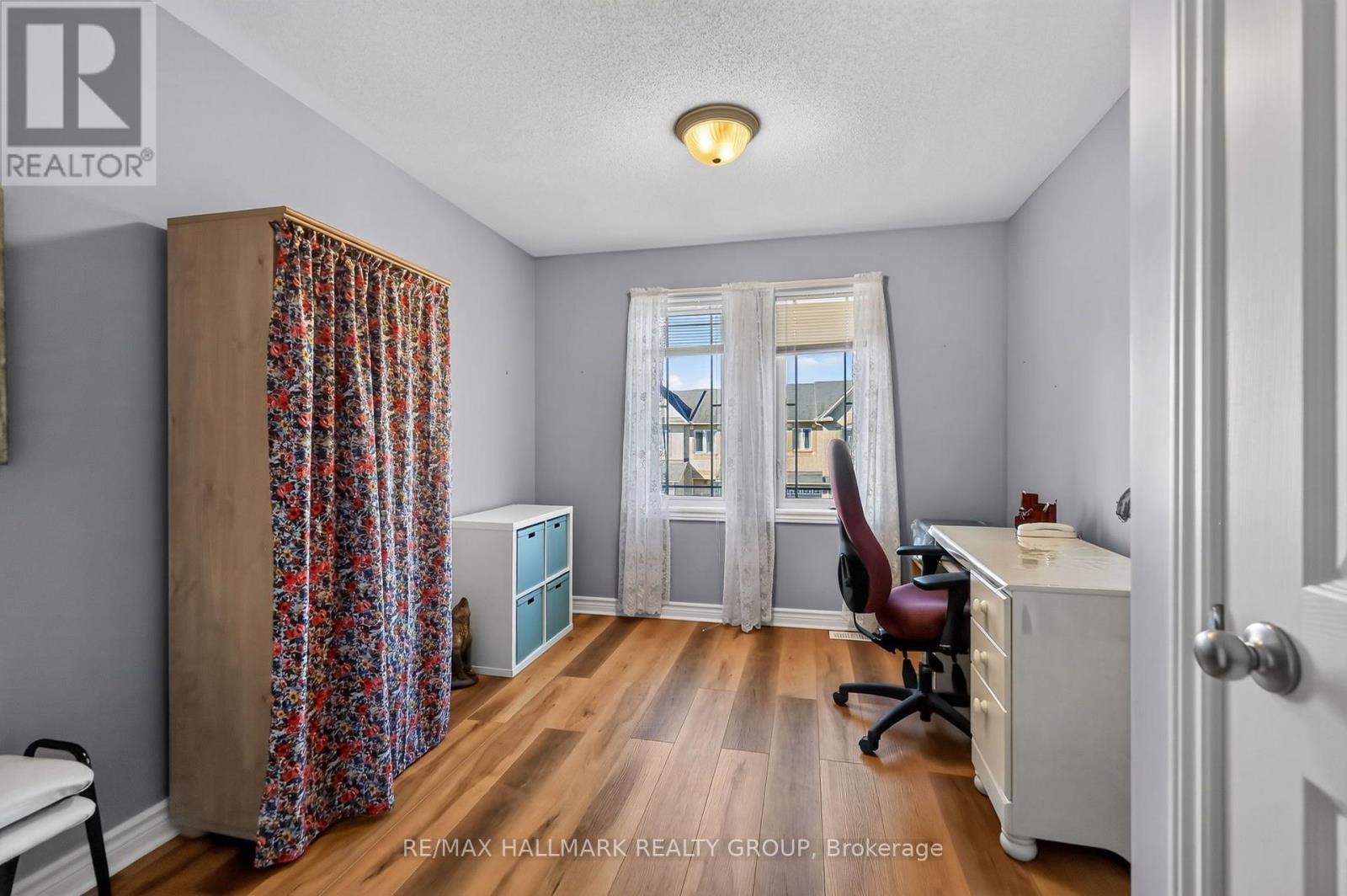 3 Bed, 3 Bath House for Sale in Ottawa – 625 GLASTONBURY WALK, Ottawa – MLS# X13774178 - Image 41