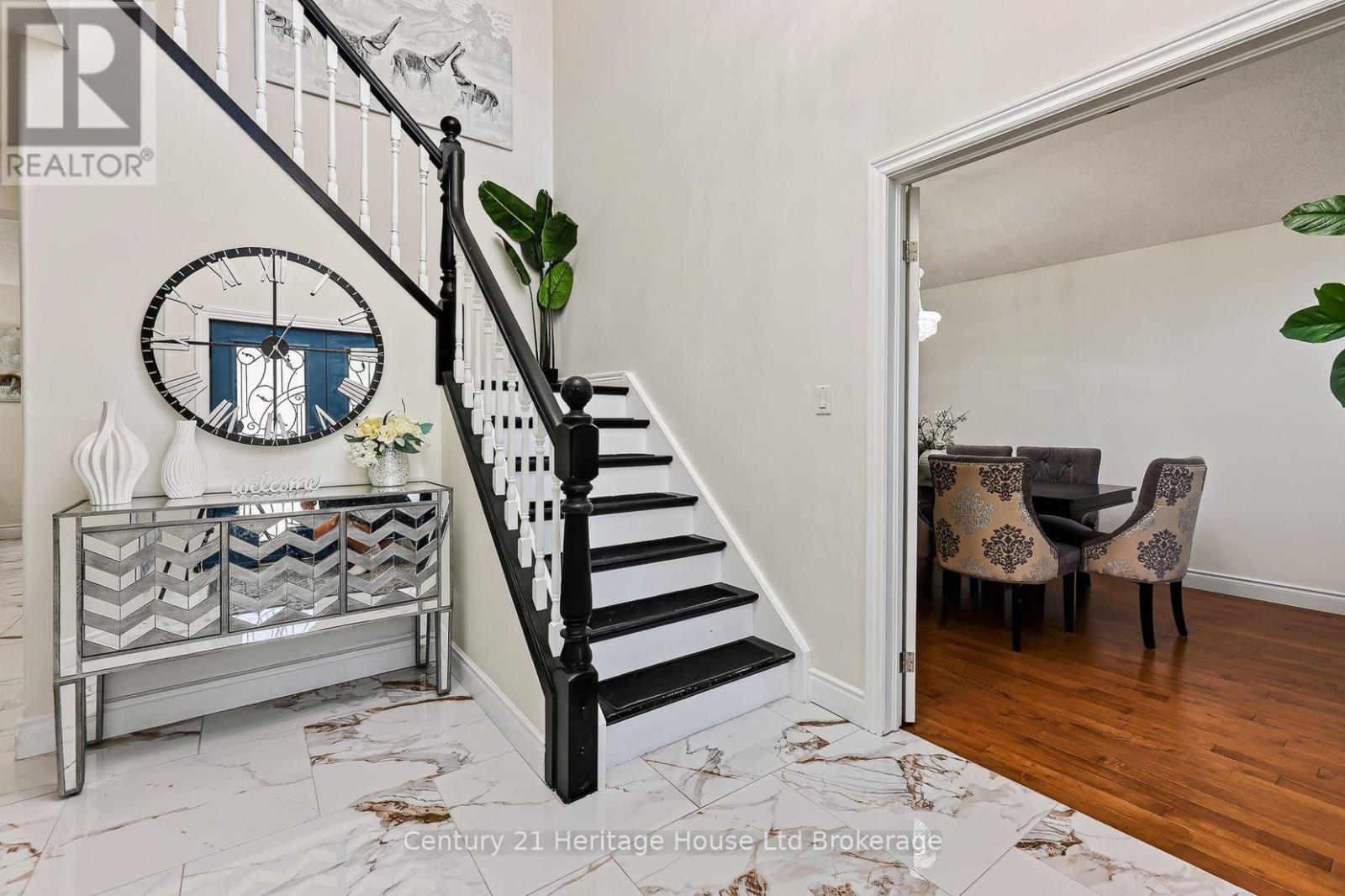 468 LAKEVIEW DRIVE - 19