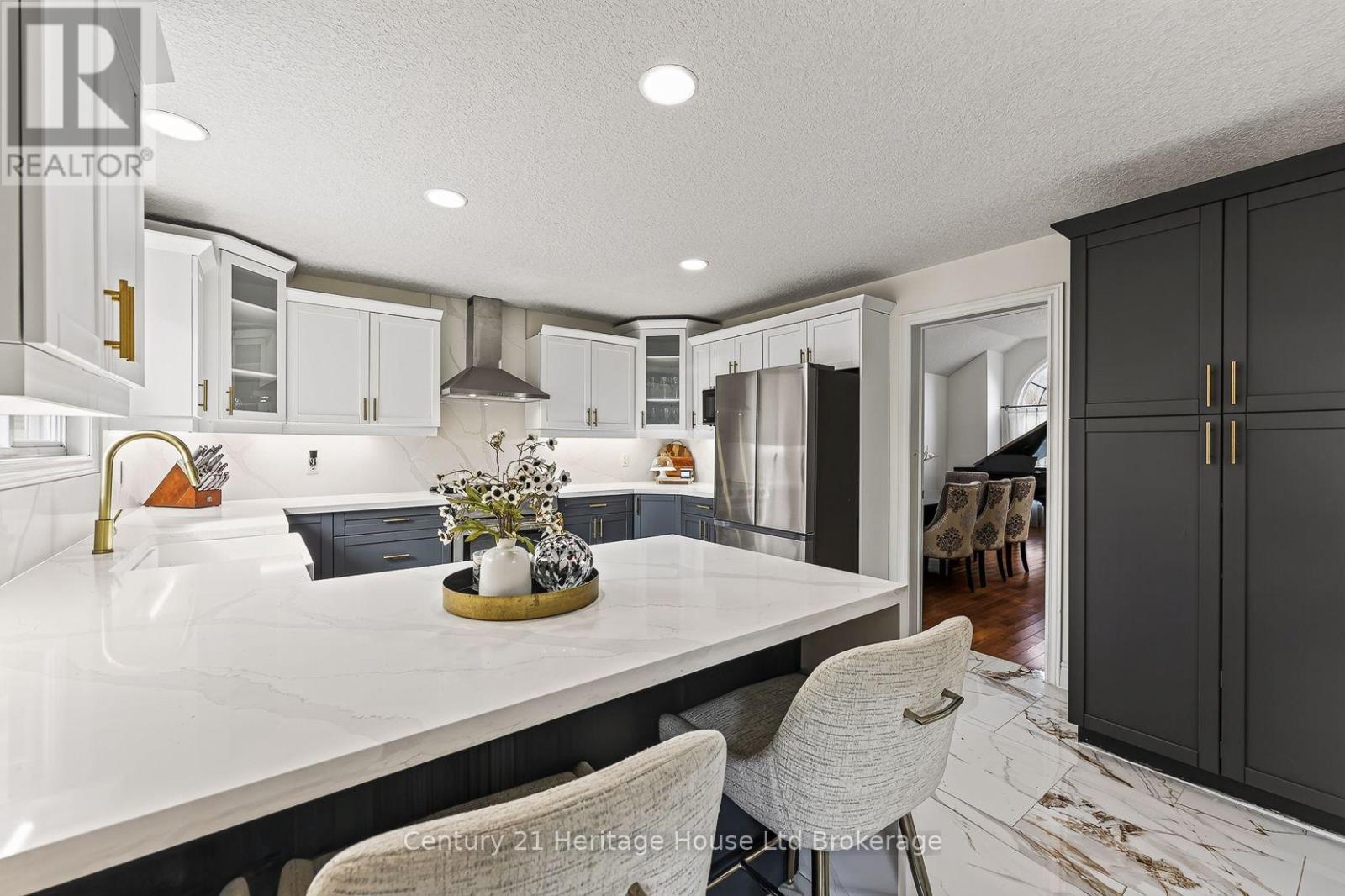 468 LAKEVIEW DRIVE - Image 27