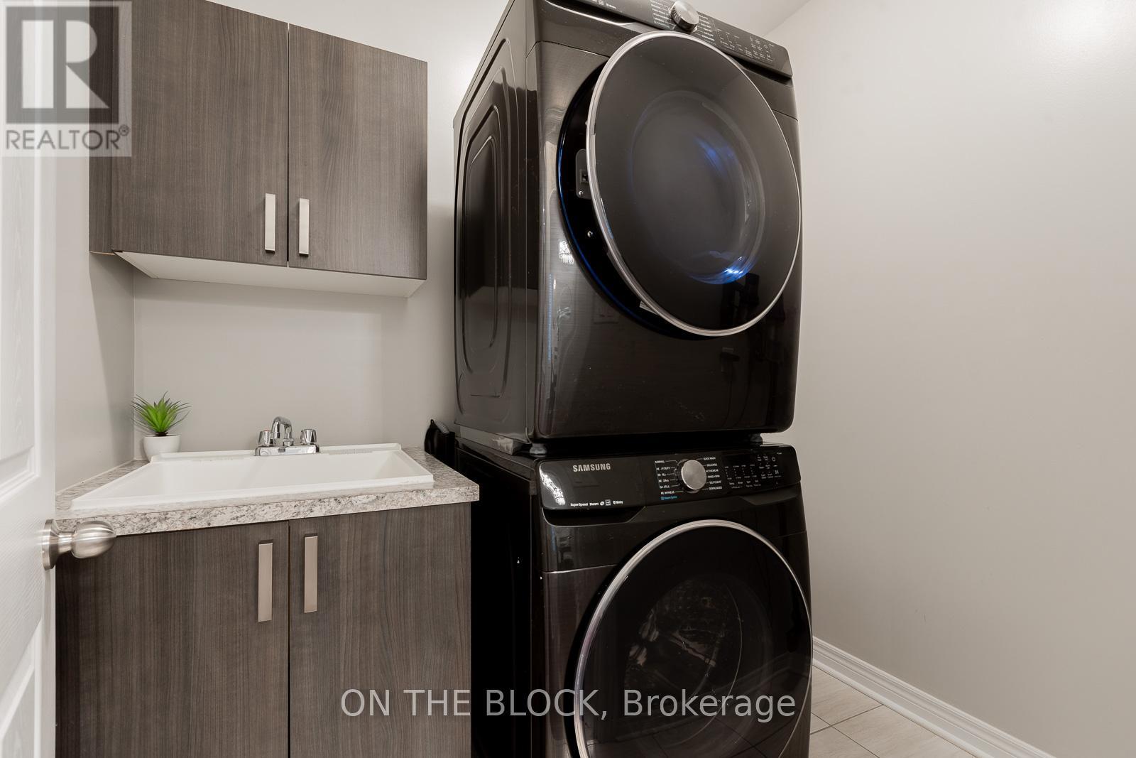 125 LENEY STREET, Ajax (South East) — photo 5