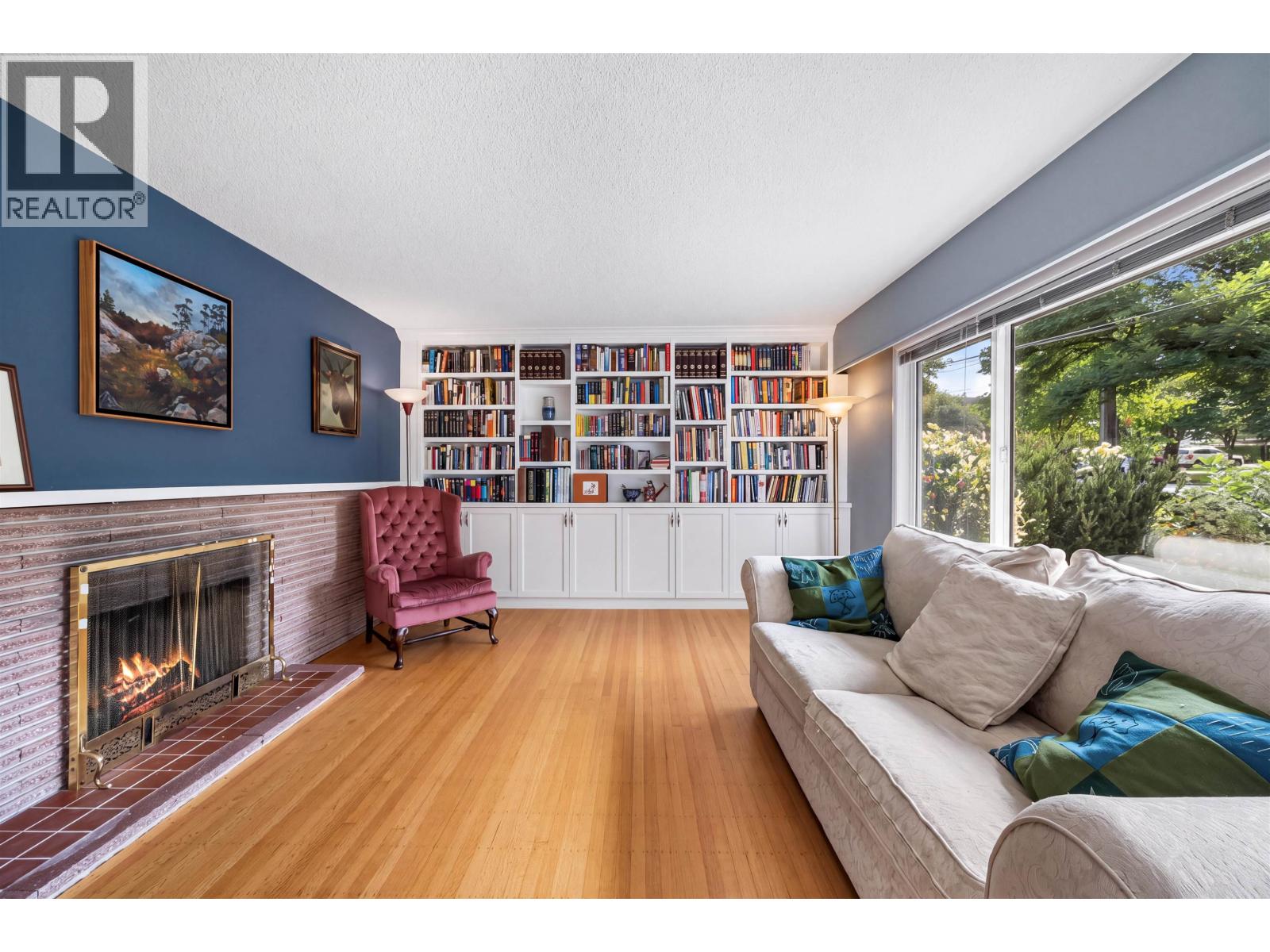 727 SECOND STREET, New Westminster — photo 3