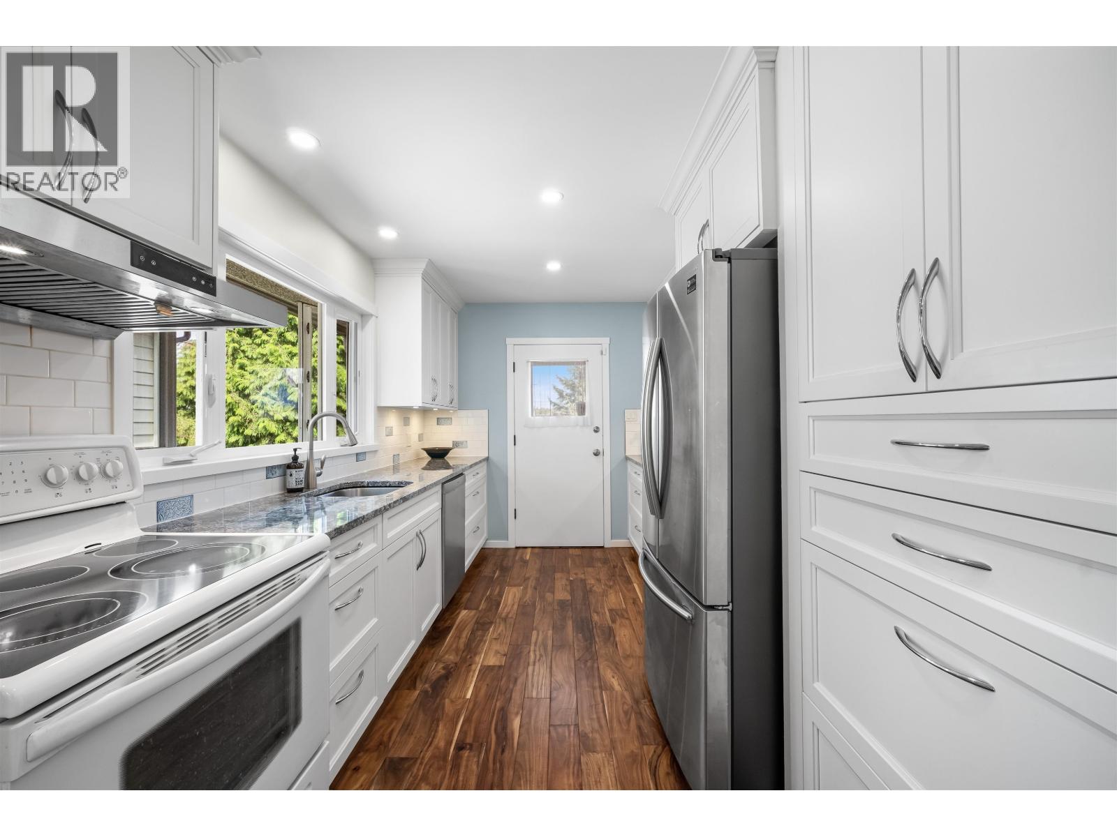 727 SECOND STREET, New Westminster — photo 9