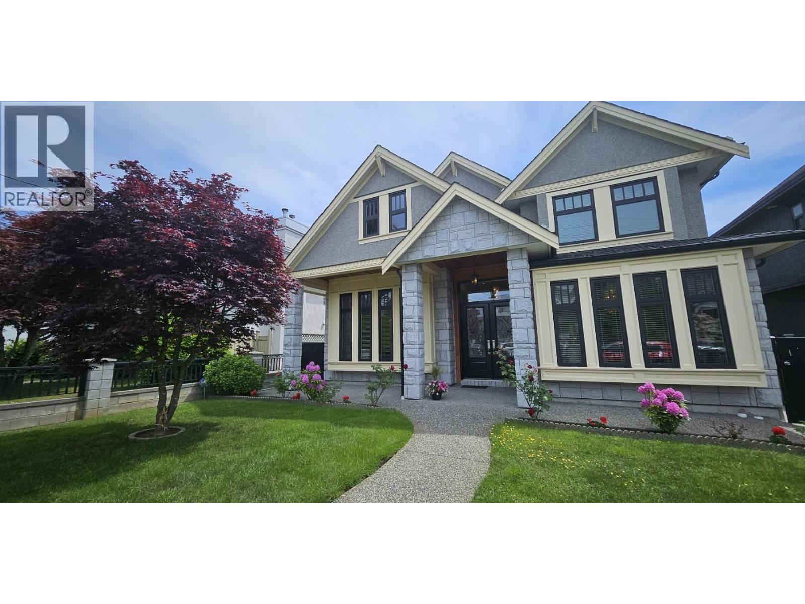 1010 EDINBURGH STREET, New Westminster — photo 1