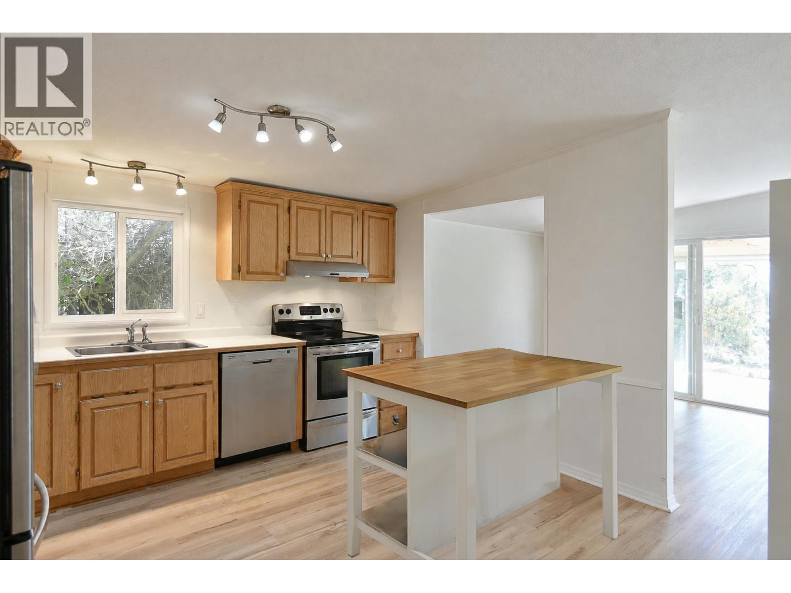 6217 BLIGH ROAD, Sechelt