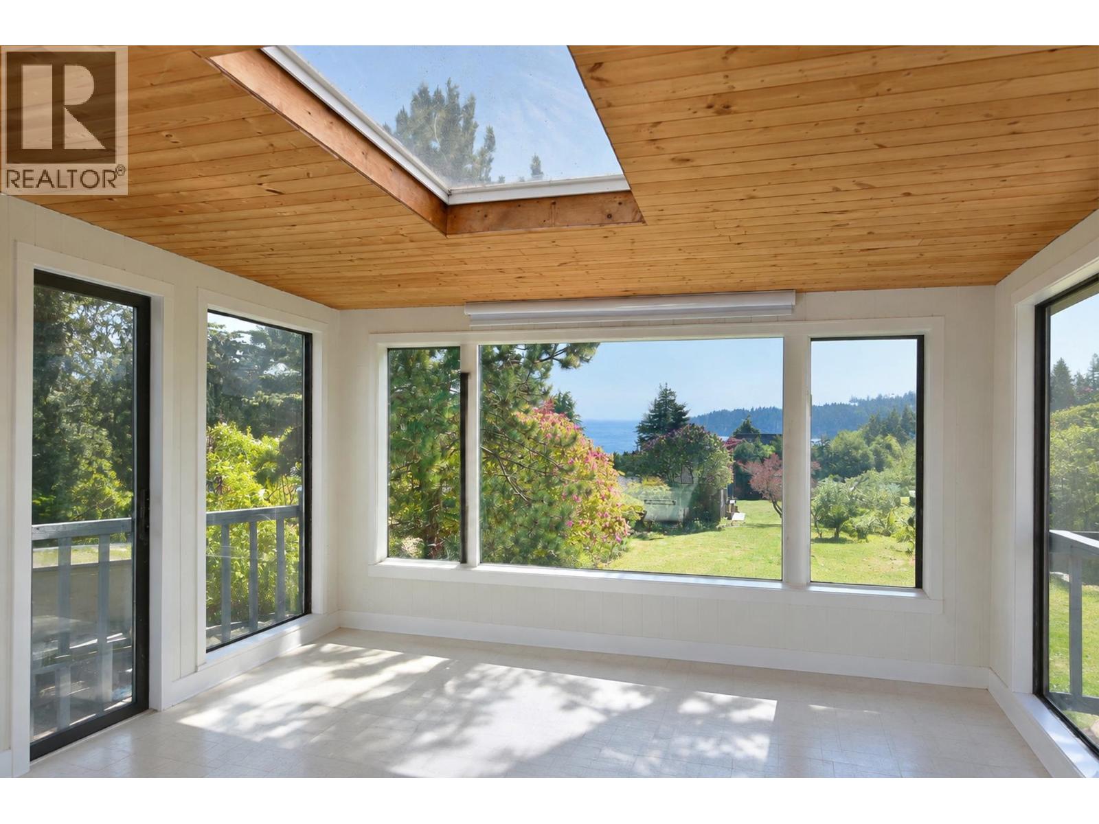 6217 BLIGH ROAD, Sechelt