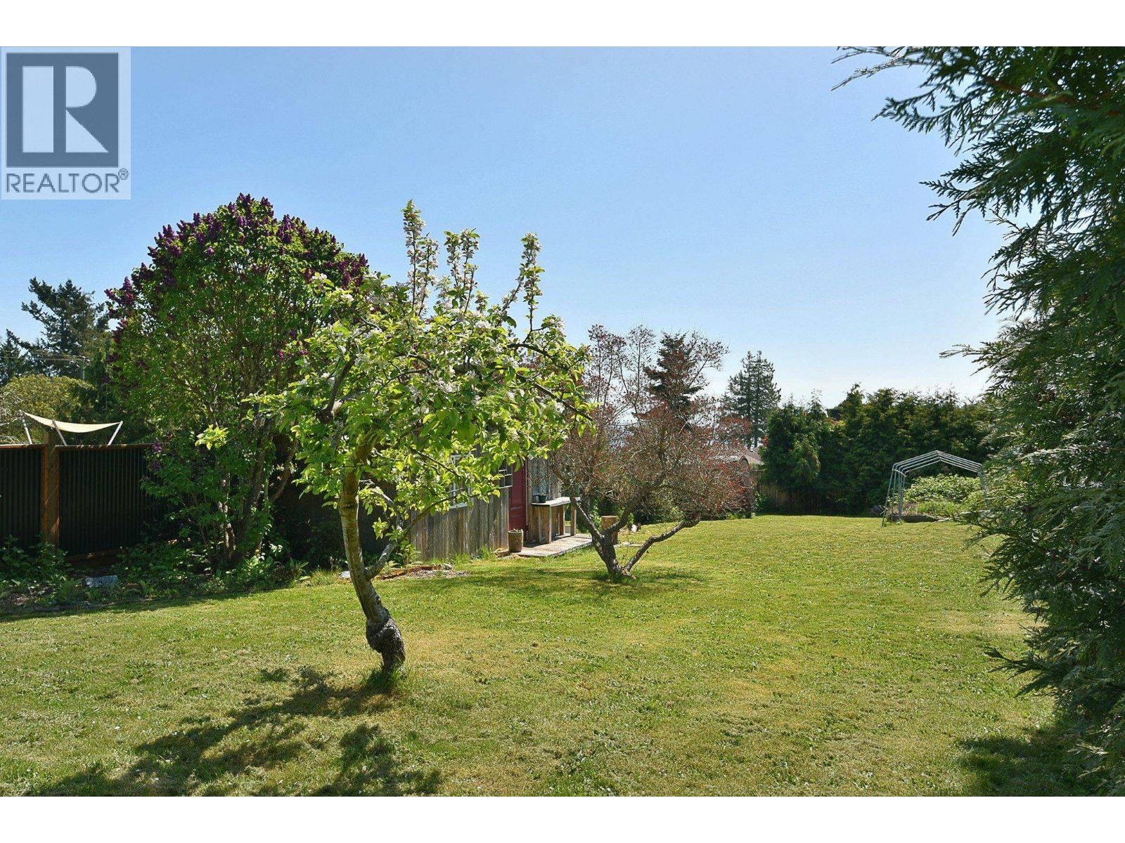 6217 BLIGH ROAD, Sechelt