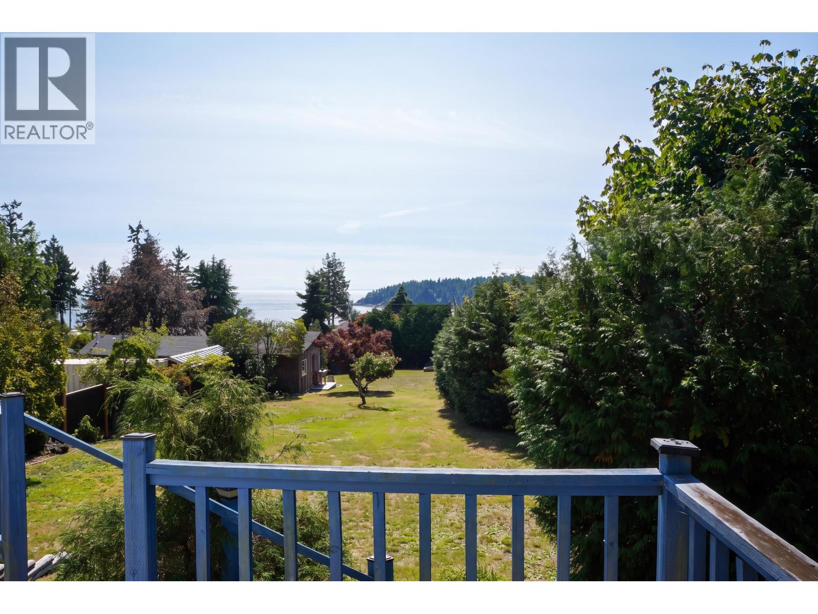 6217 BLIGH ROAD, Sechelt