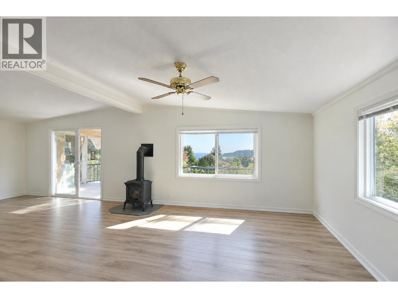 6217 BLIGH ROAD, Sechelt
