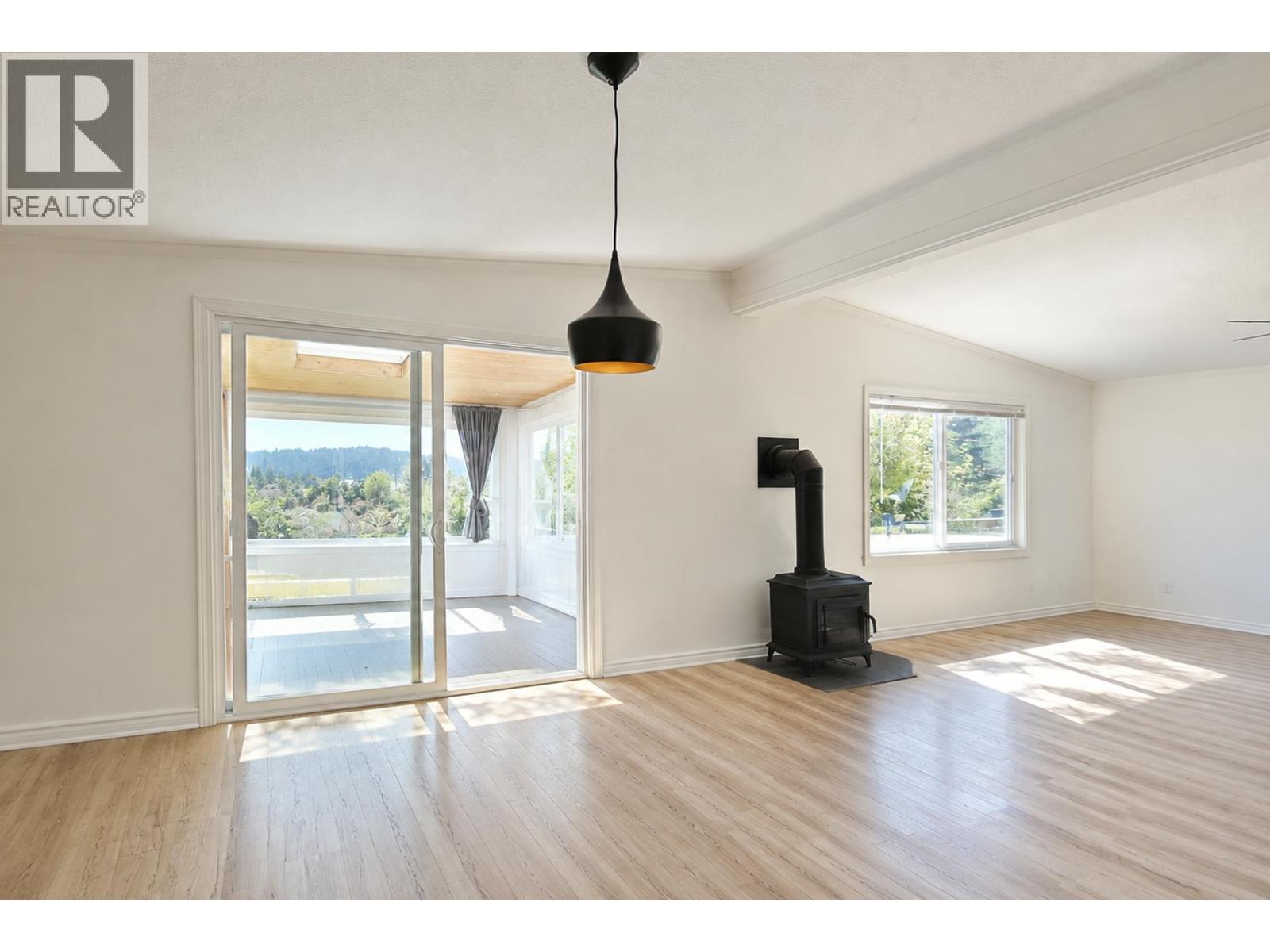 6217 BLIGH ROAD, Sechelt