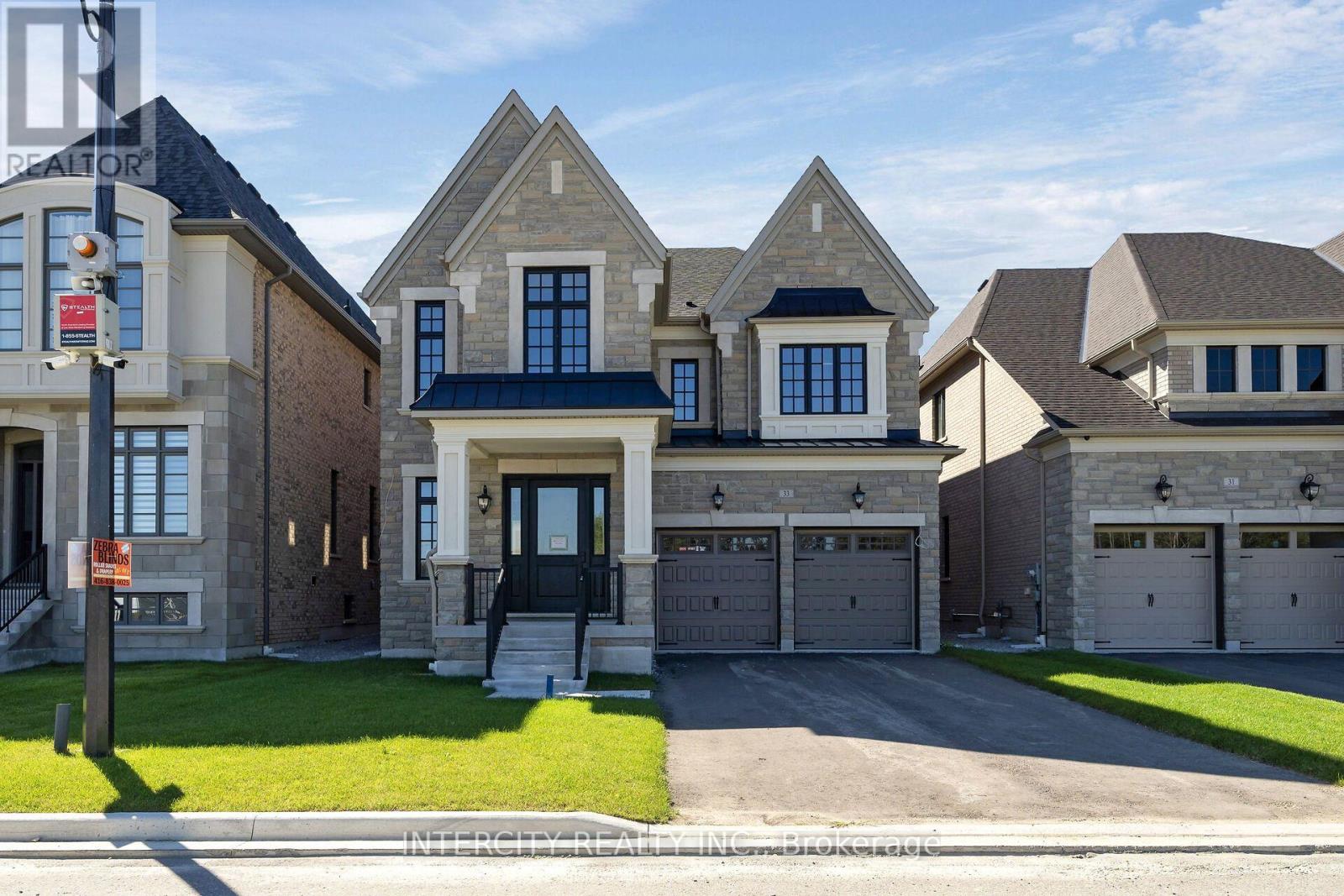 33 GIANVITO CRESCENT - 1