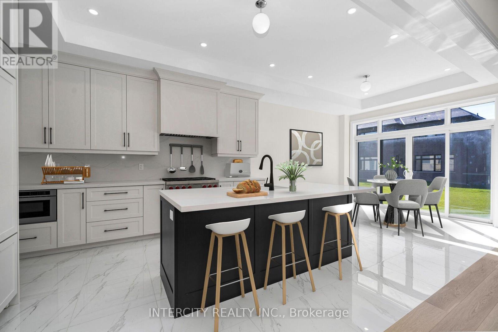 33 GIANVITO CRESCENT - 17