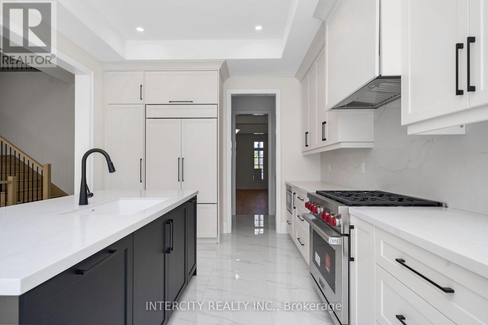 33 GIANVITO CRESCENT - 19