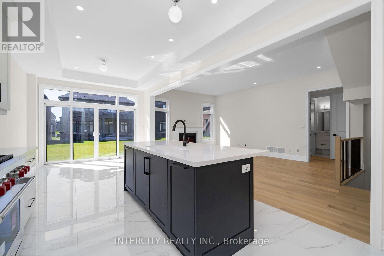 33 GIANVITO CRESCENT - 20