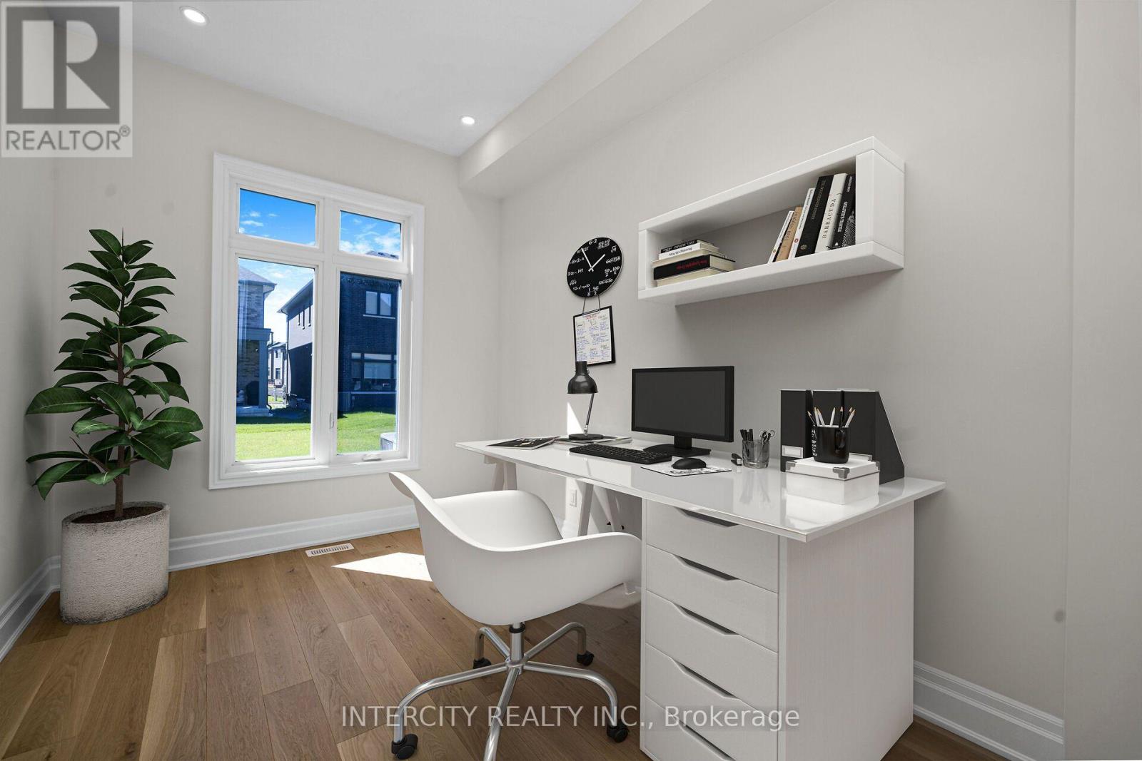 33 GIANVITO CRESCENT - 24