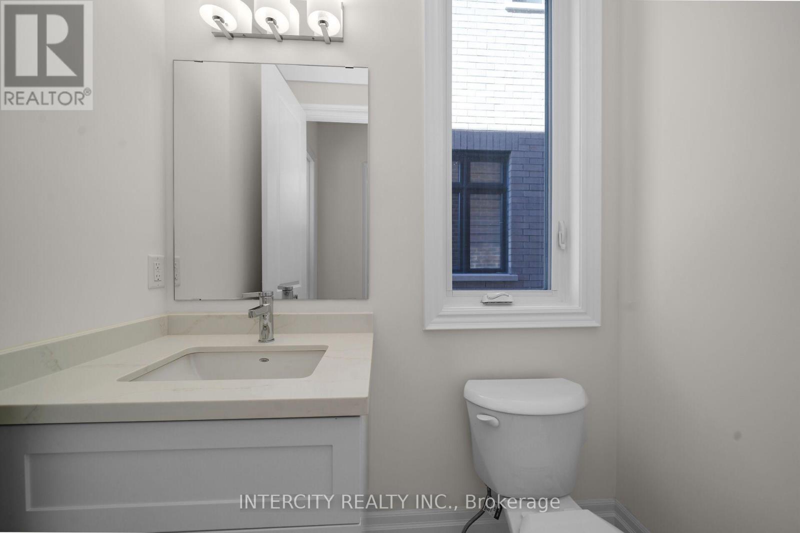 33 GIANVITO CRESCENT - 27