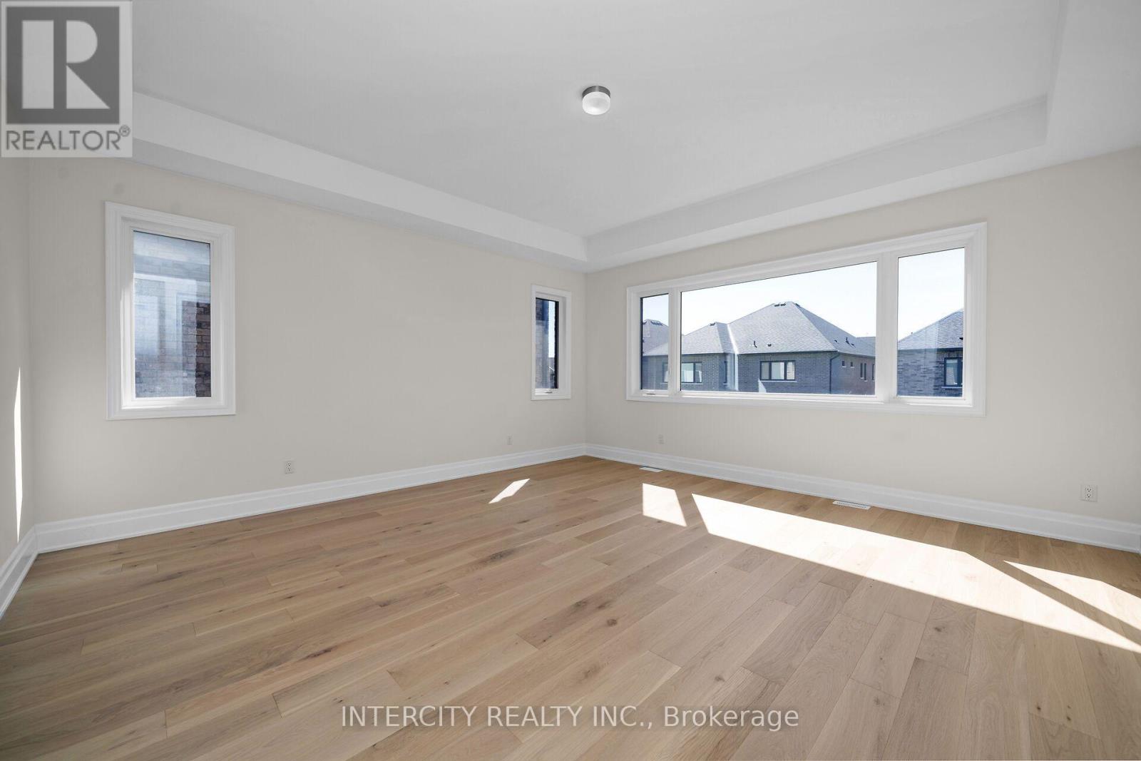 33 GIANVITO CRESCENT - 31