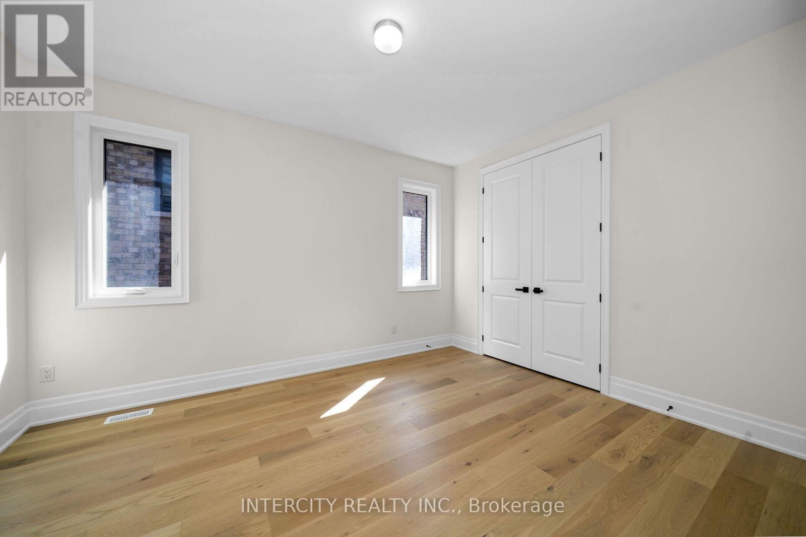 33 GIANVITO CRESCENT - 39