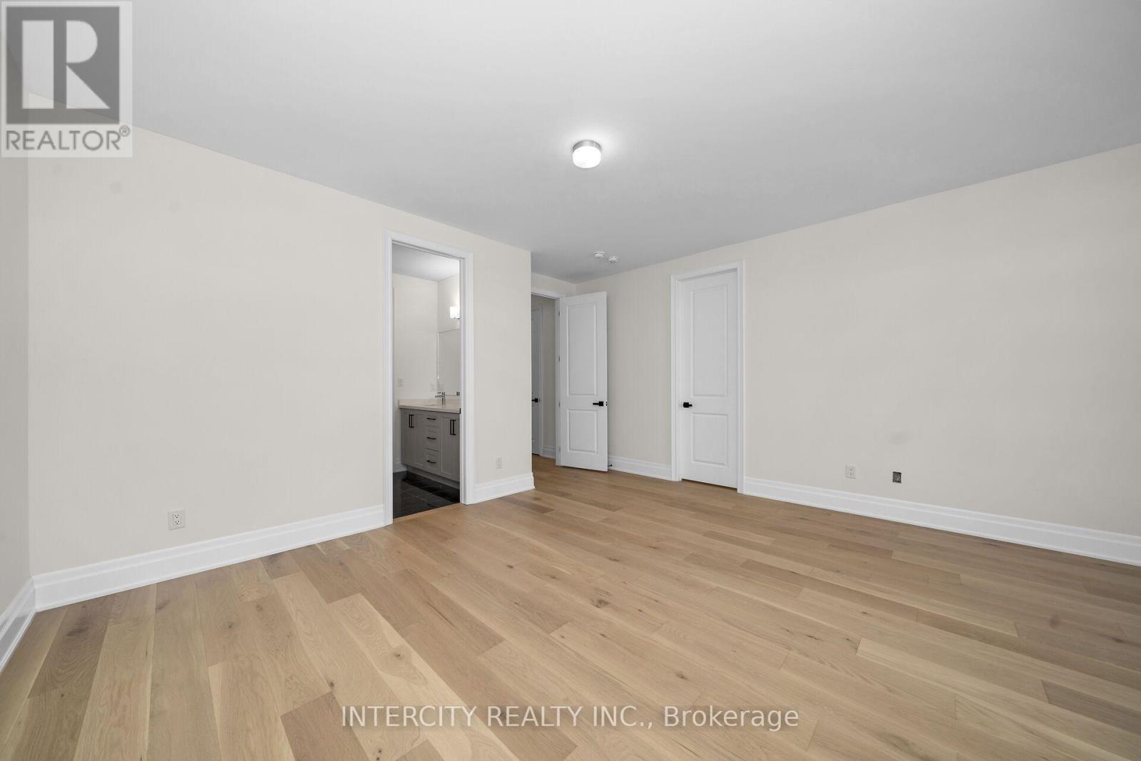33 GIANVITO CRESCENT - 43